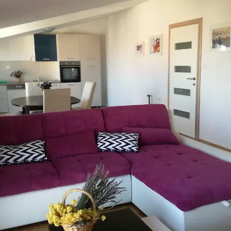 Apartment Mara Trogir