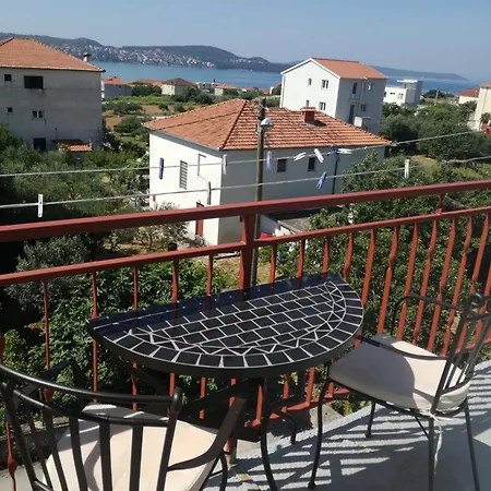 Apartment Mara Trogir